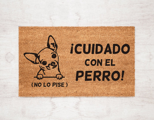 Cuidado con el perro (no lo pise)